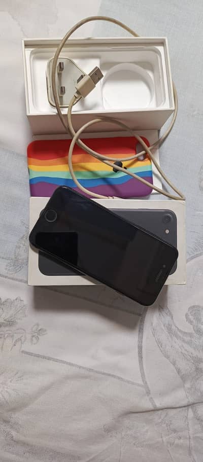 Apple iPhone 7 32 GB pta approved