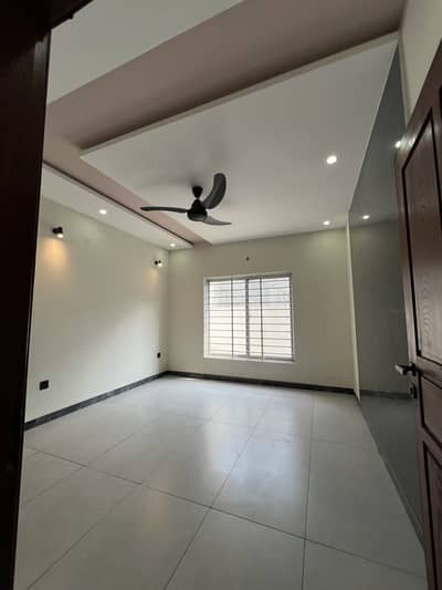 10 Marla Double Storey House For Rent