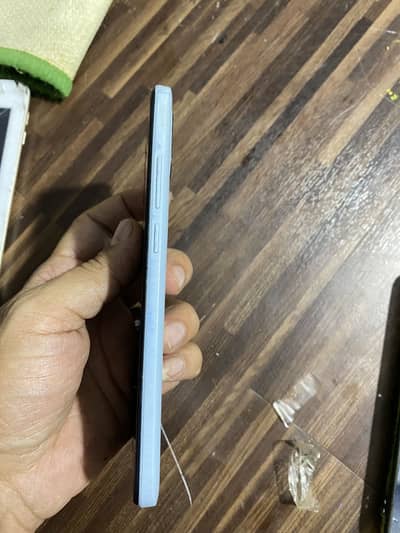 Realme 2 one hamd ise phone