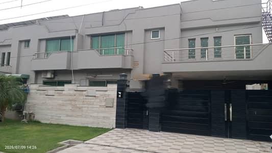 5 bed House with 15 kv Solar available for RENT in askari 11