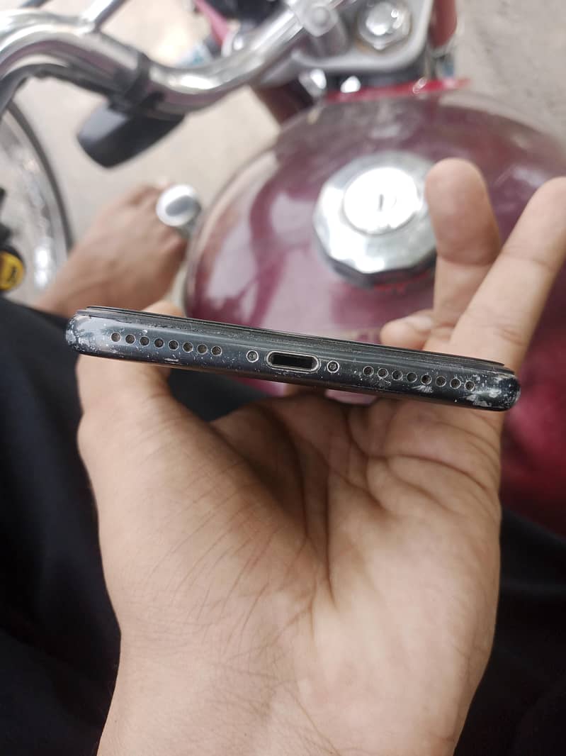 Apple iPhone 7 Plus 1