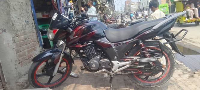 Honda CB 150F