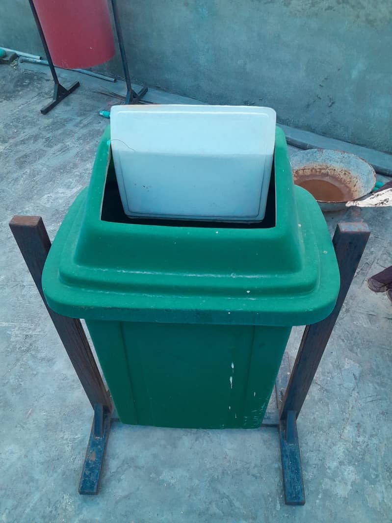 Dustbin 4