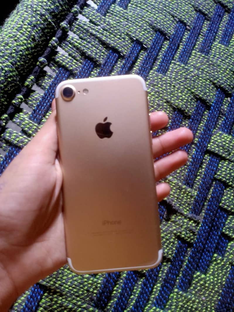 Apple iPhone 7 1