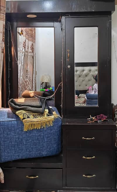 dressing table