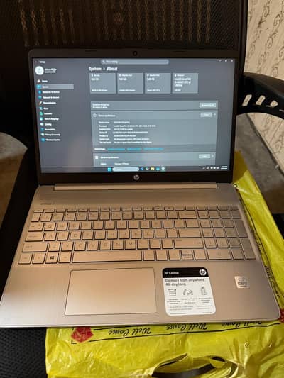 HP 15 256 NVME 8GB DDR4 RAM 15.6inch Screen THIN Bazzels 3Hrs+ Battery