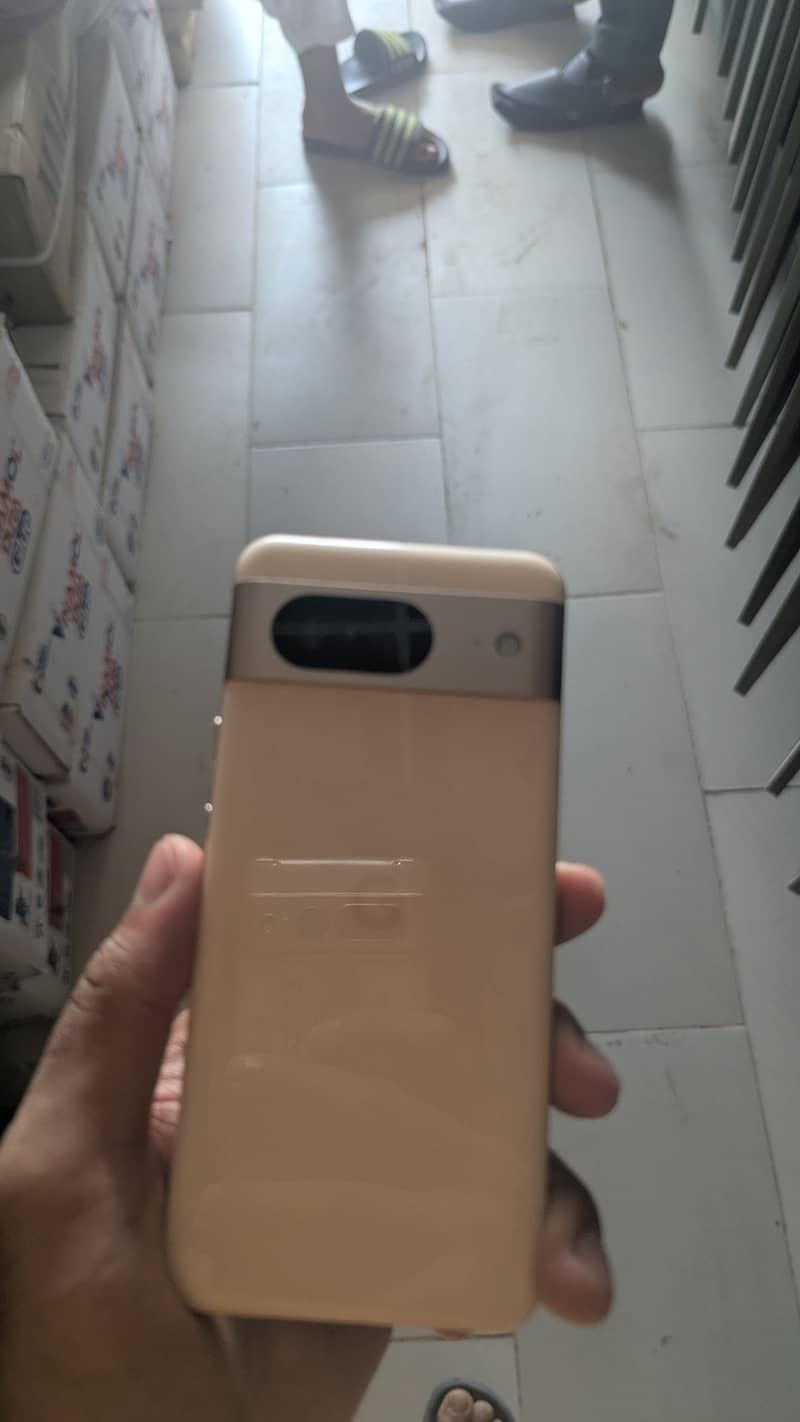 Google Pixel 8 4