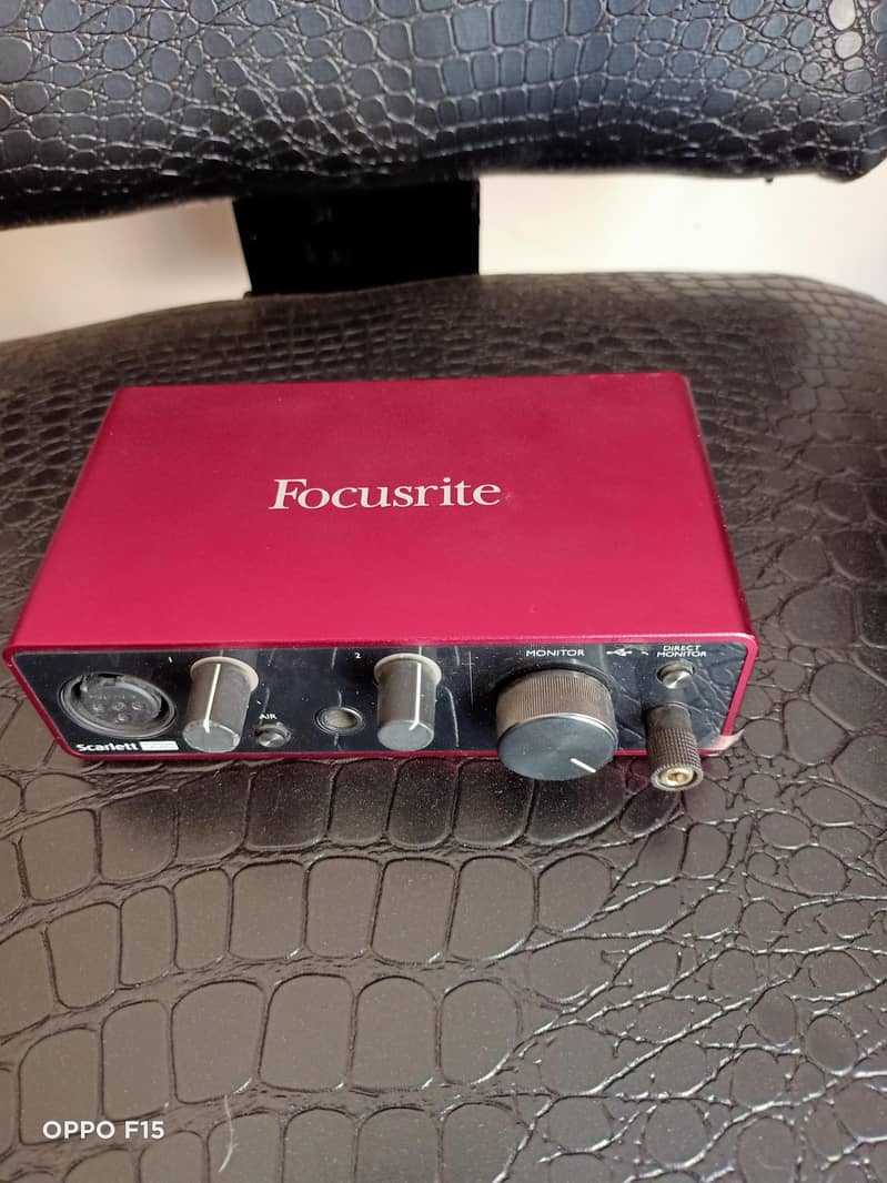 focusrite solo interface. 0