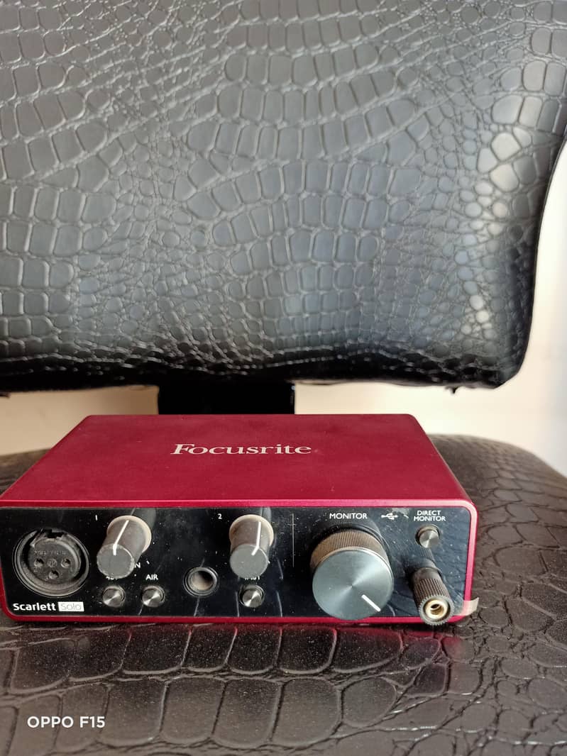 focusrite solo interface. 1