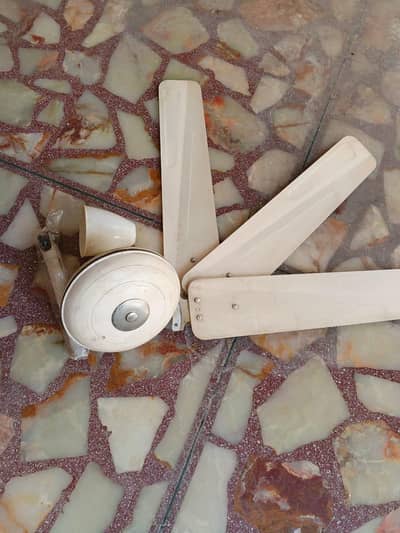 GFC Fan good Condition urgnt sale