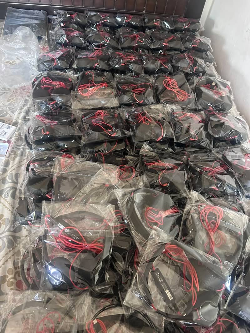 A4tech , jabra , plantronics  calling headphone quantity available 5