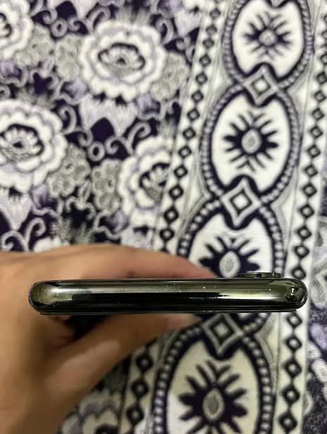 Apple iPhone X 3