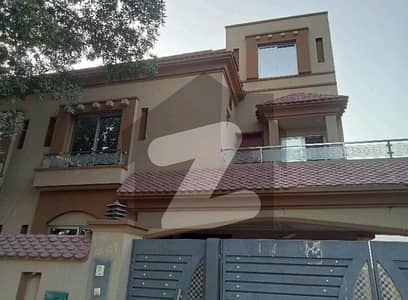 10 Marla Renovated House Available For Sale In Bahria Town Lahore