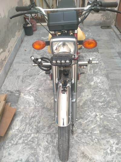 Honda 125 lush condition urgent sale