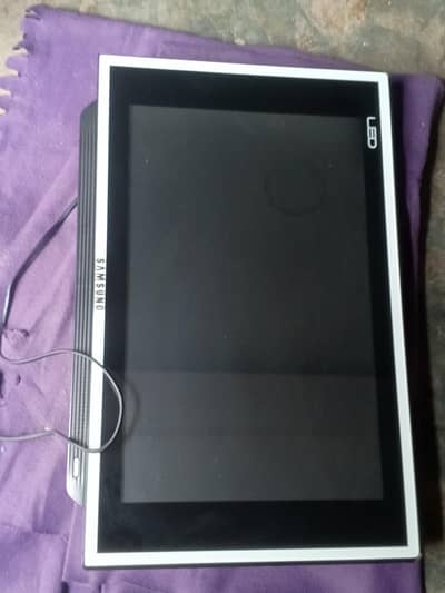 Samsung full hd tv 100 good new condition