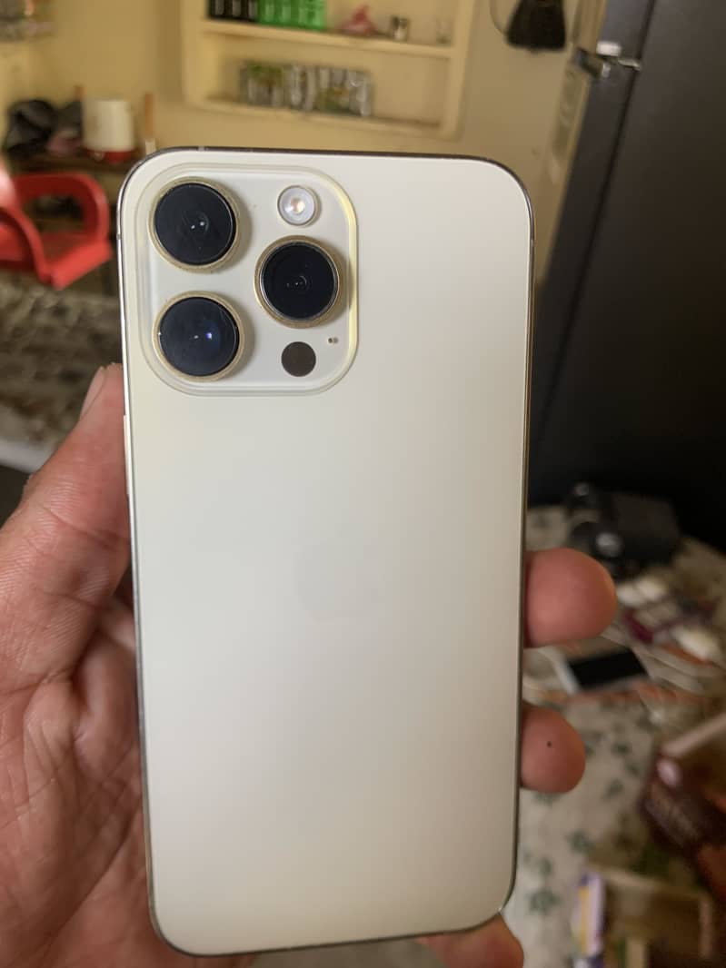 iPhone 14 Pro Max 2