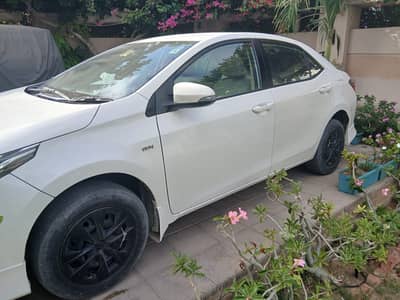 Toyota Corolla GLI 2020 1300 cc super white 9/10 condition