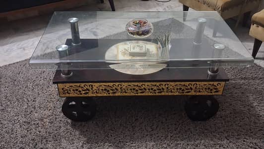 Centre table for sale.