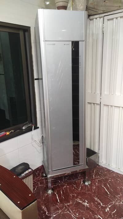 Kenwood 2 ton cabnet ac