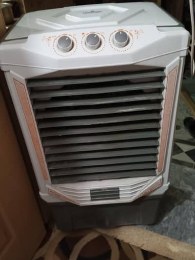 pokland company ka hai room cooler 1 season use hua hai (03185080150)