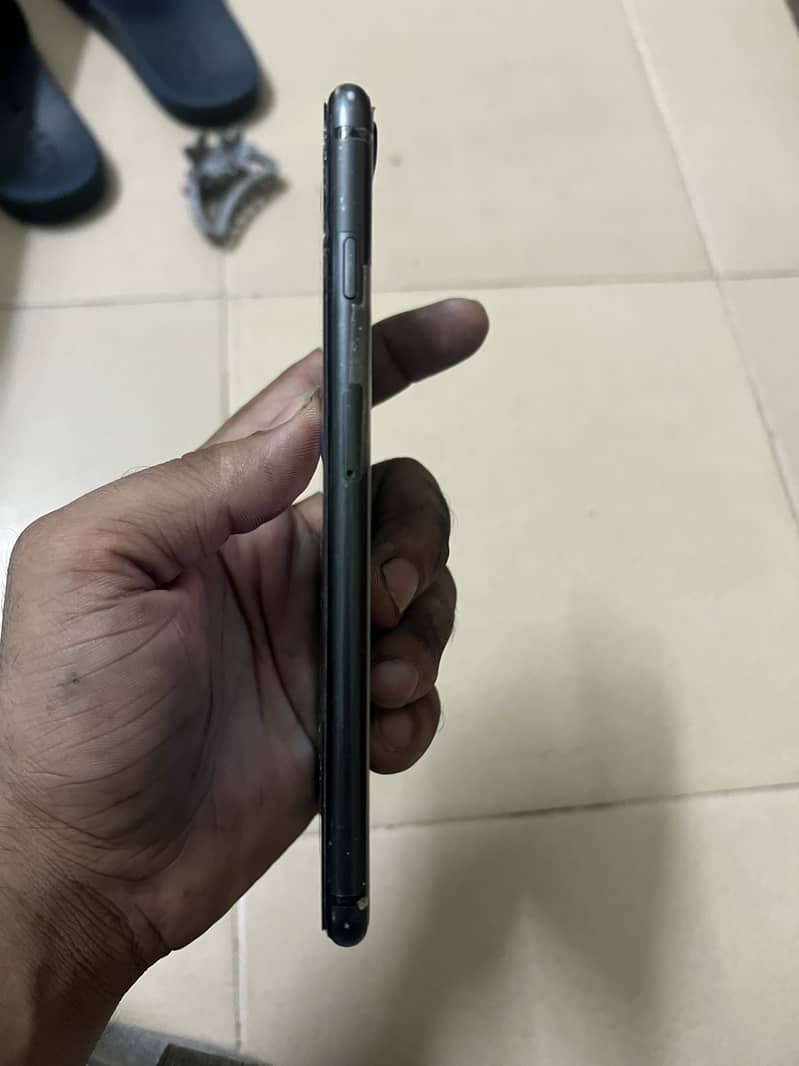 Apple iPhone 8 Plus 1