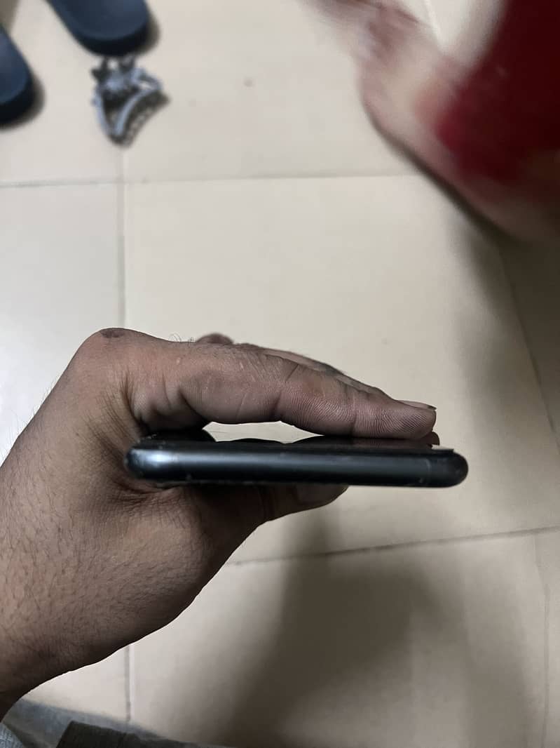 Apple iPhone 8 Plus 4