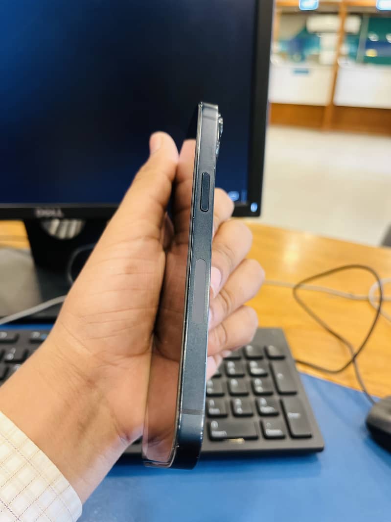 iPhone 14 1