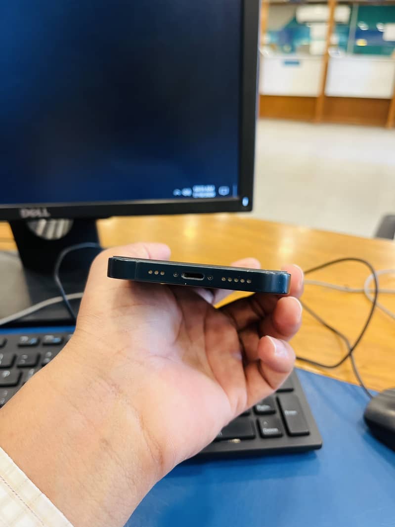 iPhone 14 3