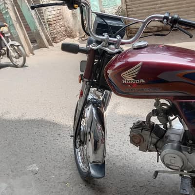 Honda CD 70 2025