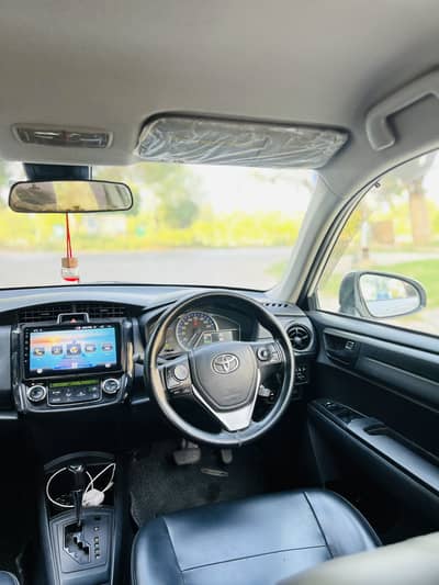 Toyota Corolla Axio 2015