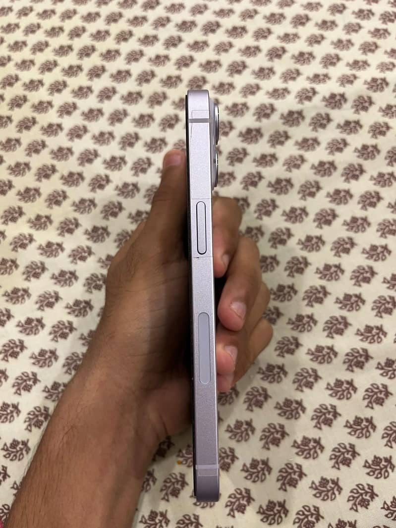 IPHONE 14 MINT CONDITION 3