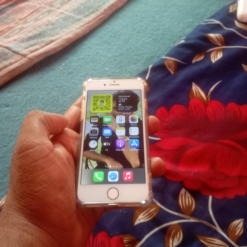 Apple iPhone 7 0
