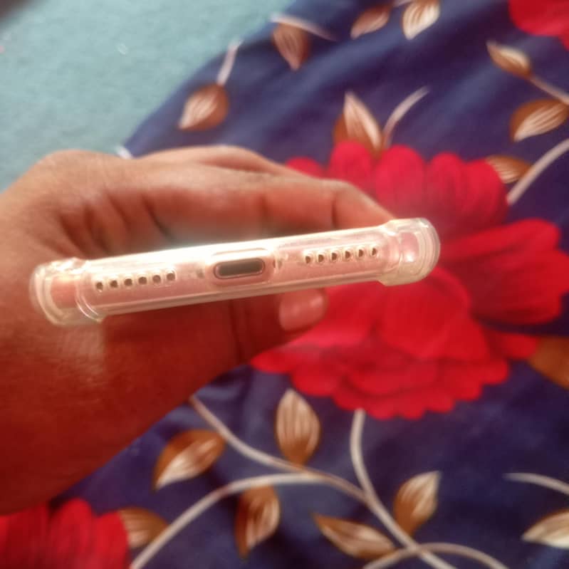 Apple iPhone 7 1