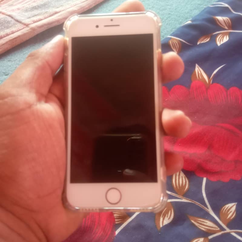 Apple iPhone 7 2