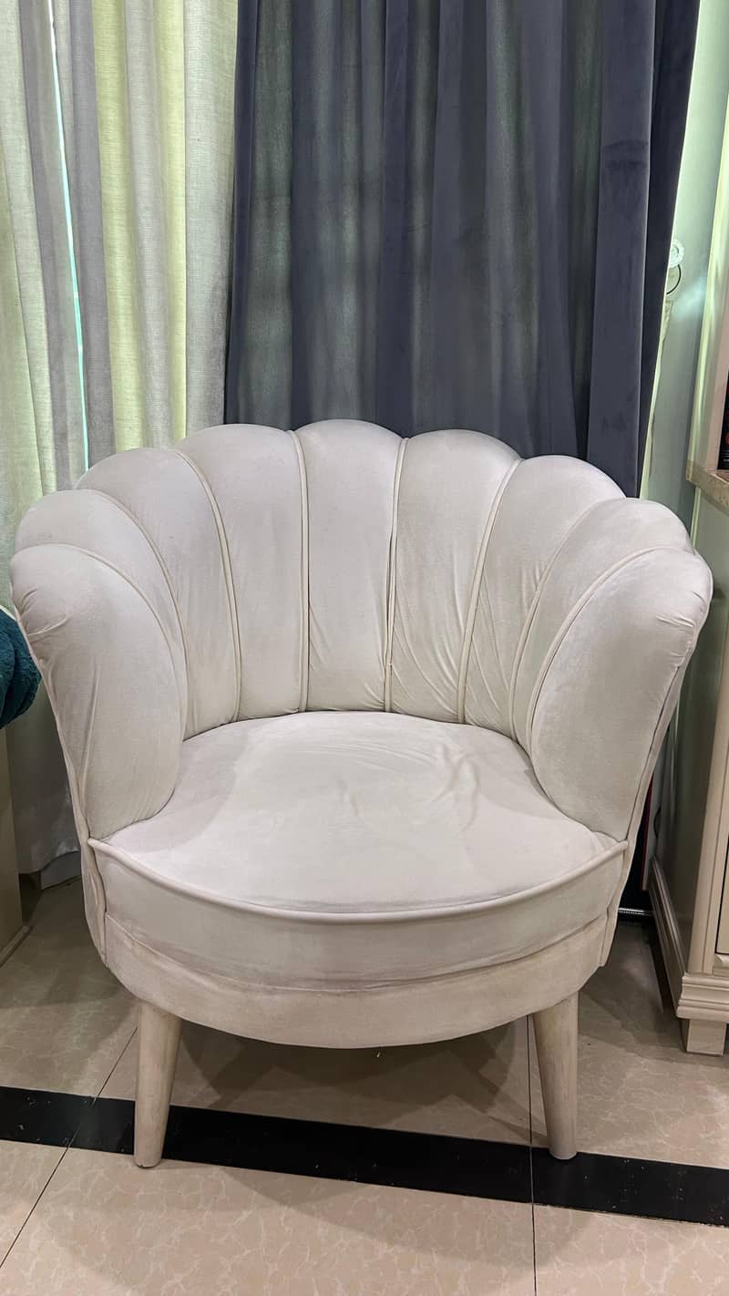 2 Sofa Chairs 1