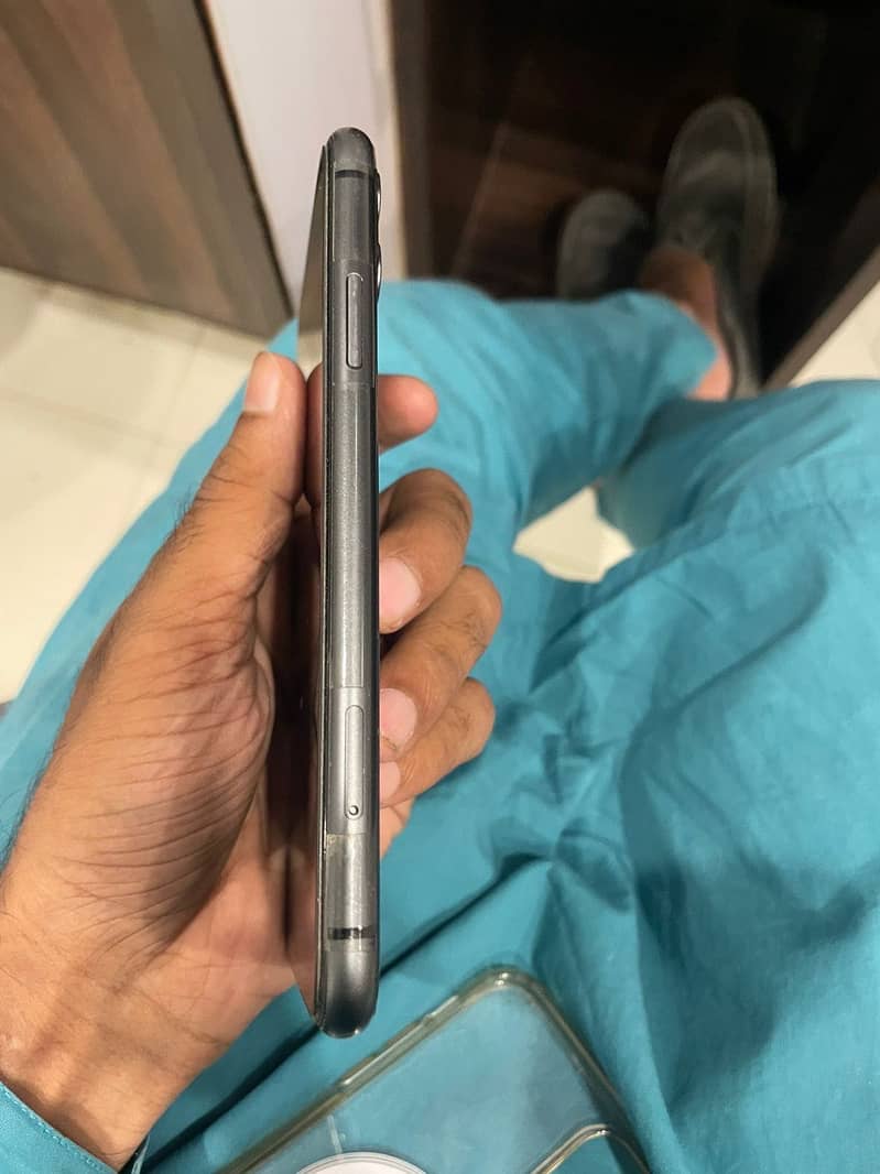Apple iPhone 11 7
