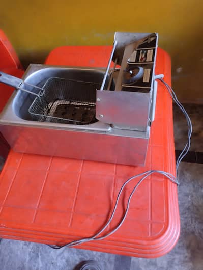 ELECTRIC fryer