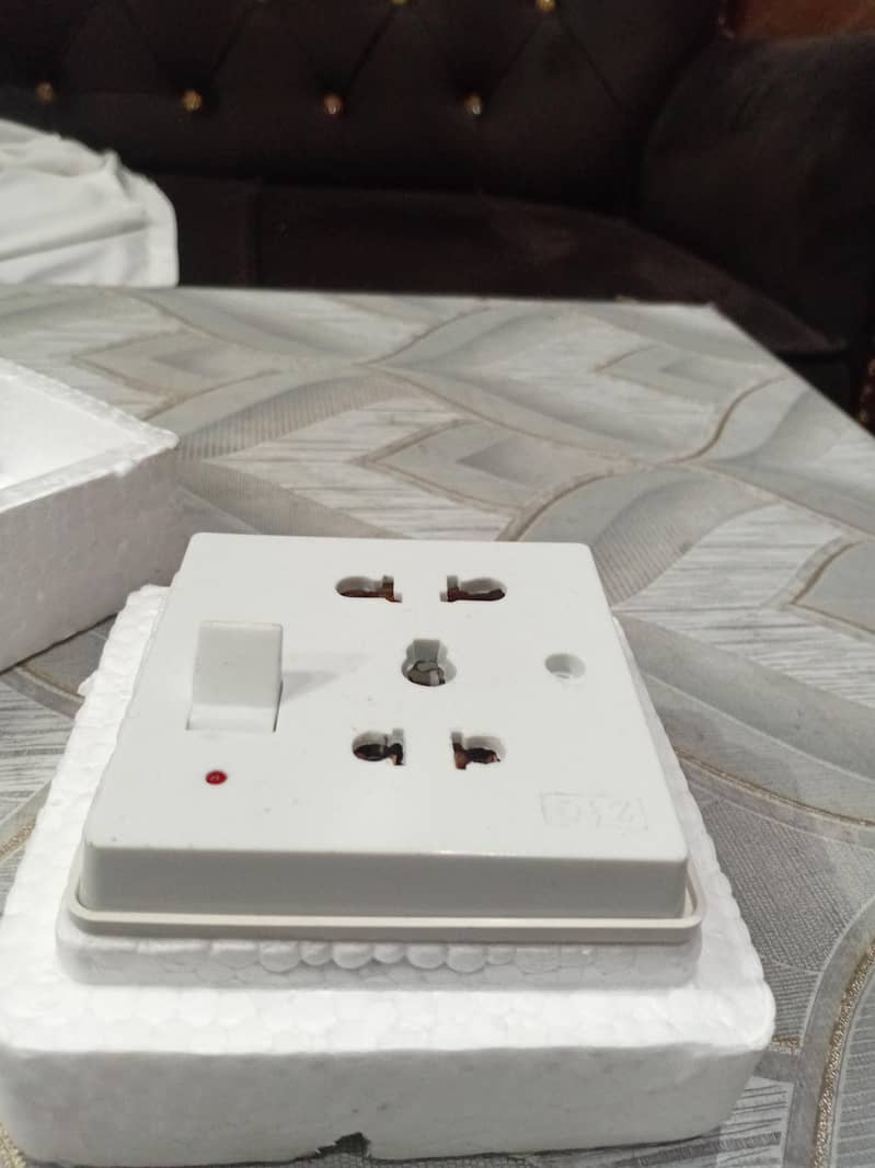 electrical plug 0