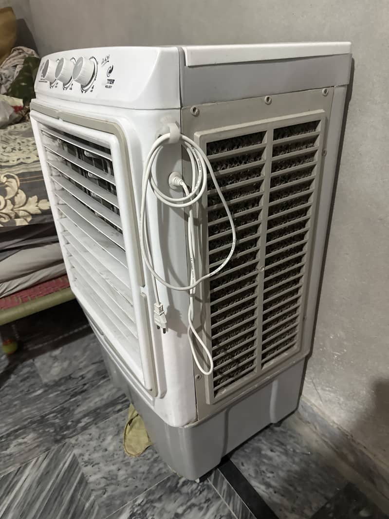 Air colar 1