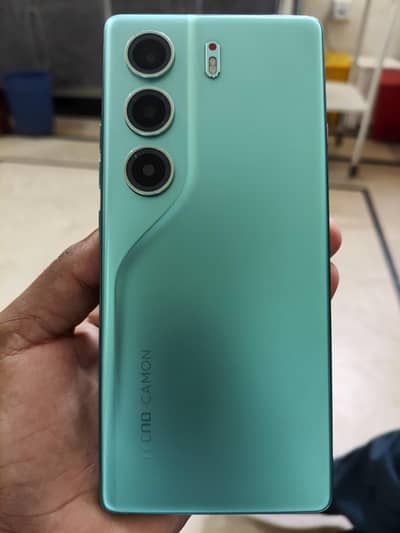 Tecno CAMON 40