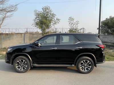 Toyota Fortuner Legender 2022