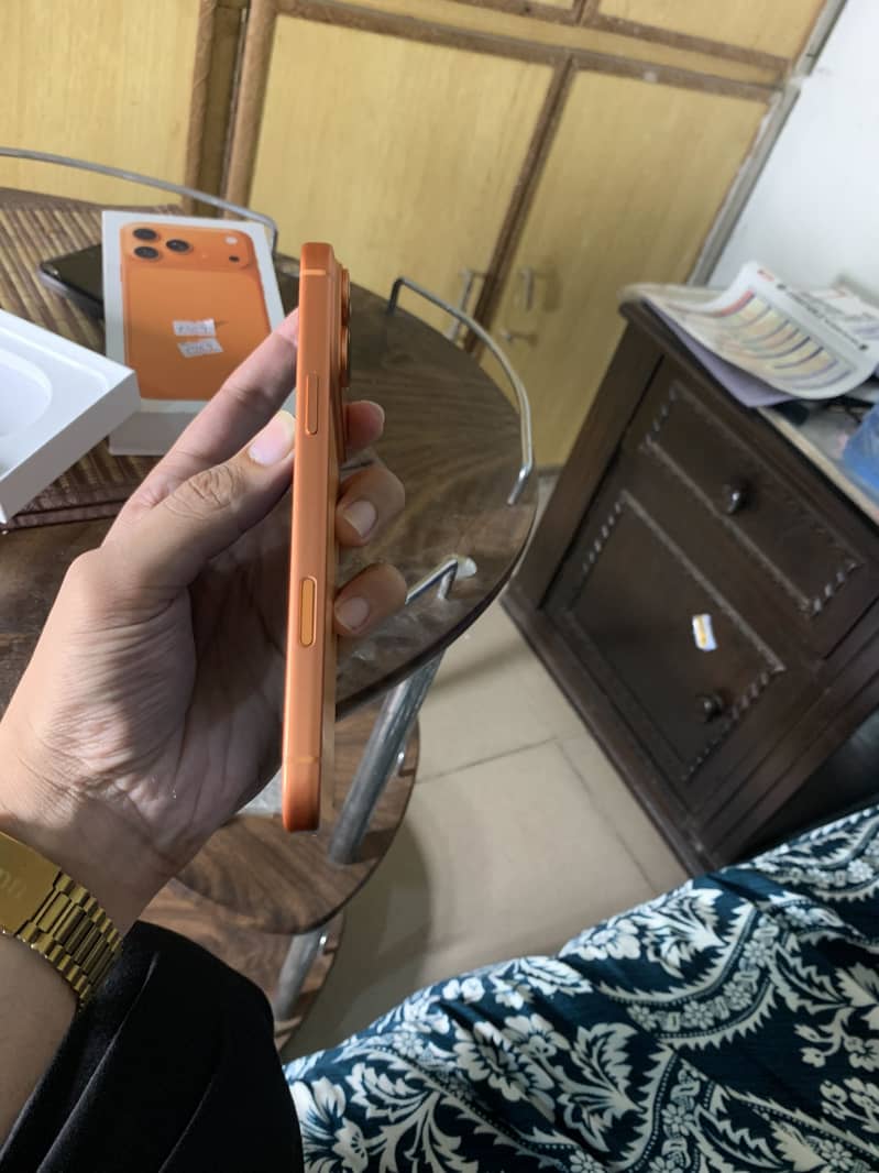 17 Pro Max (Jv) under 10 months above Official Apple warranty 5