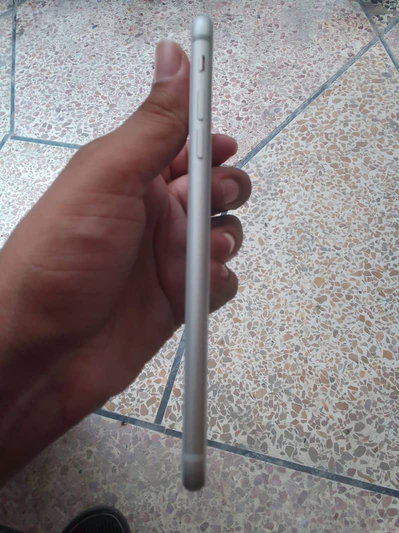Apple iPhone 8 Plus 2