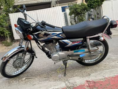 25 model Honda 125 bike for sale