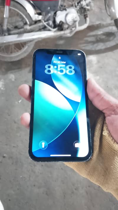 Apple iPhone 12