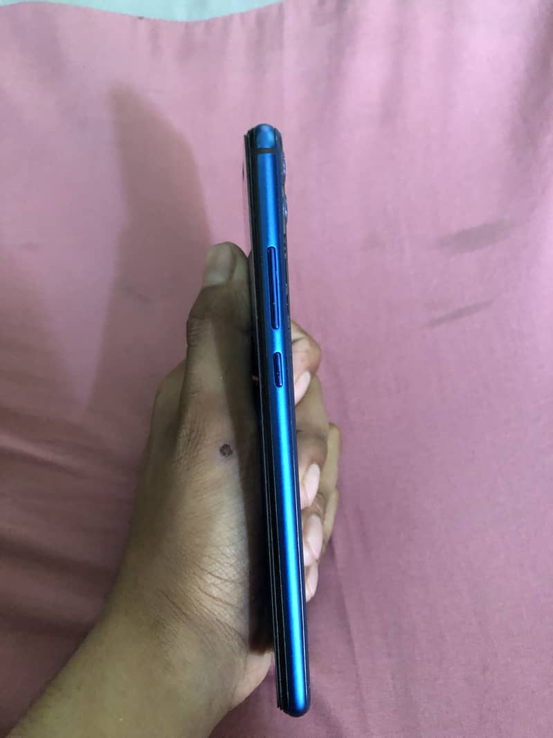 Honor 8x 4