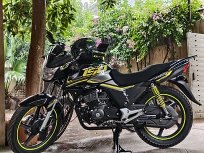 Honda CB 150F modified for Tour