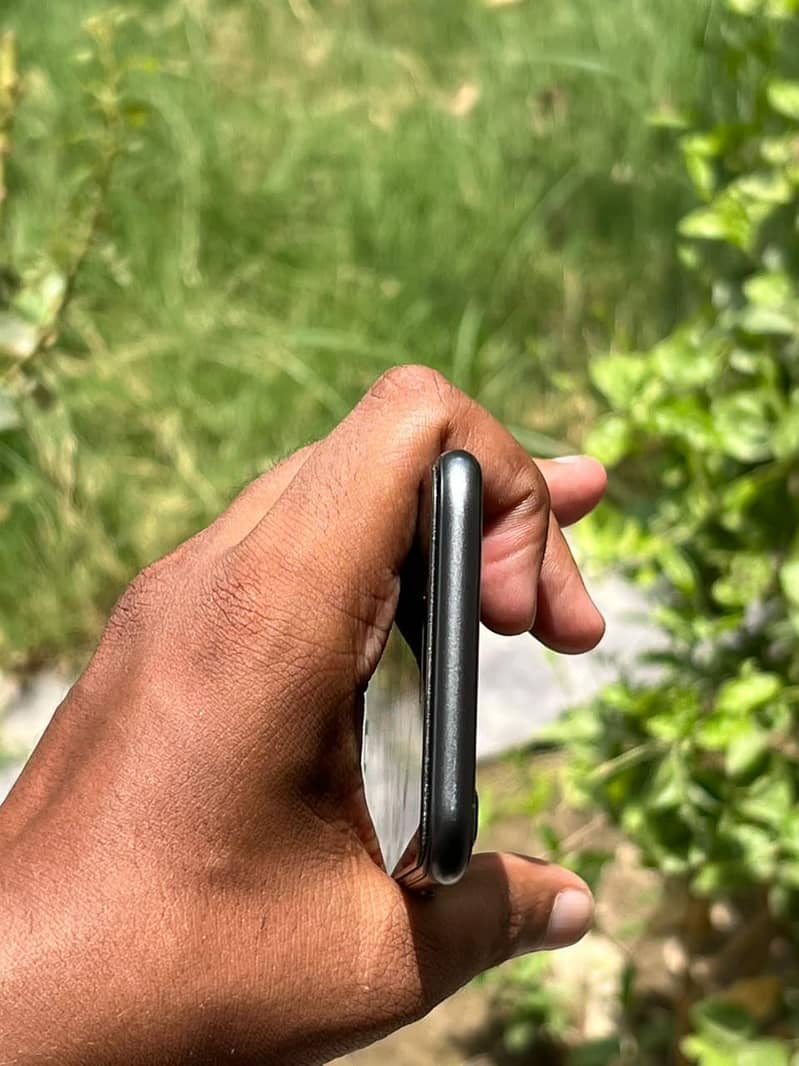 Apple iPhone 8 1