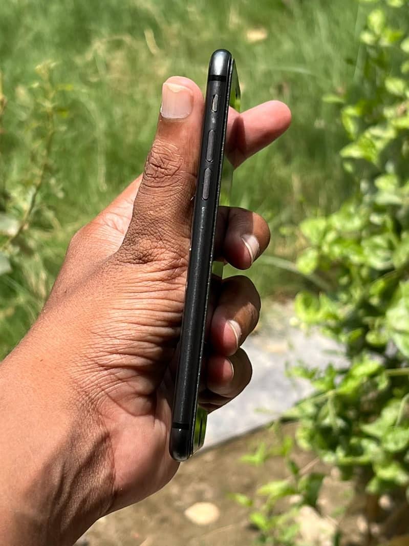 Apple iPhone 8 4