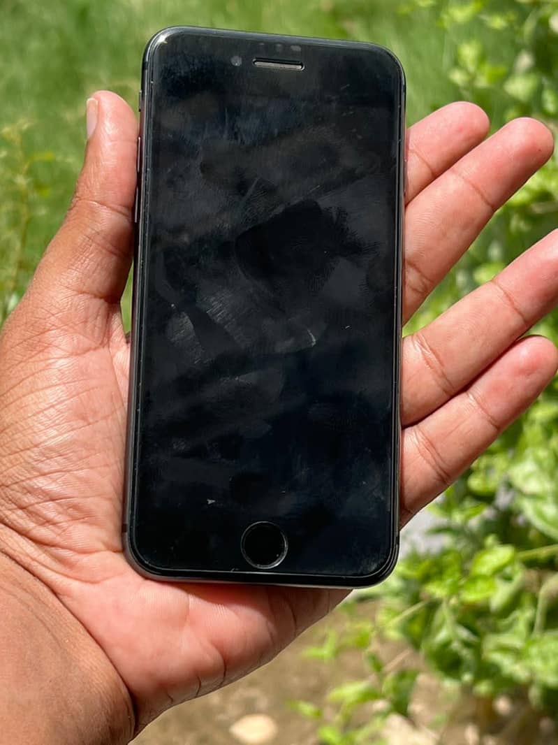 Apple iPhone 8 5